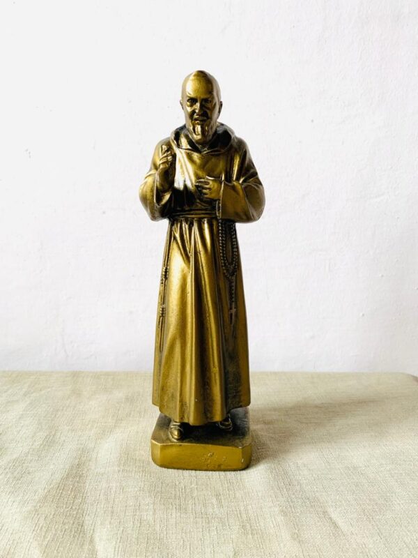 pater pio statue