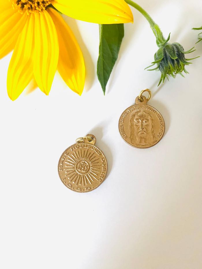 Antlitz Jesu Christi Medaille 19mm goldfarben | Latein